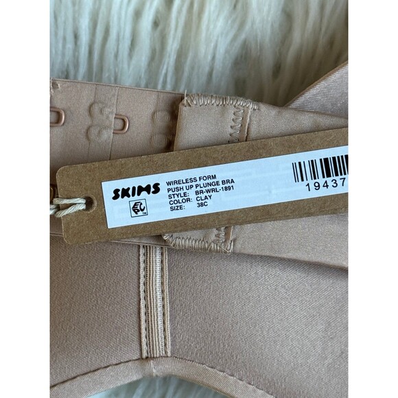Skims Wireless Form Pushup Plunge Bra Clay Size 38C - Picture 6 of 6